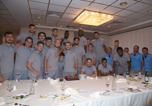 Trabzonspor'dan Doğan Erdoğan'a sürpriz doğum günü! 5