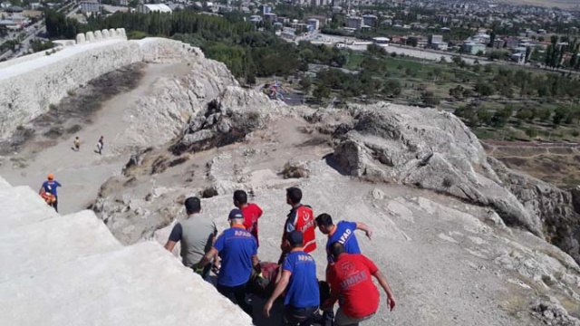 Trabzon'dan Van'a gitti - Kaleden böyle indirildi 7