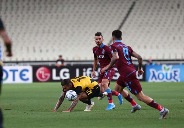 AEK Trabzonspor maçında neler oldu? 39