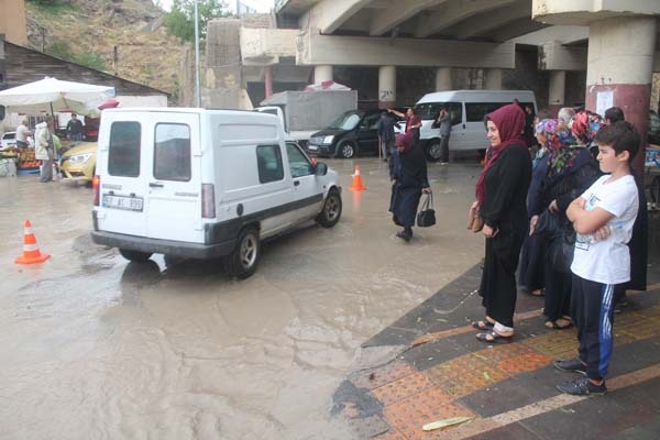 Bayburt’ta sağanak yağış sele neden oldu 4