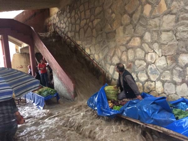 Bayburt’ta sağanak yağış sele neden oldu 9
