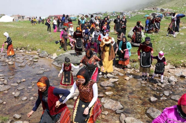 Rize'de Didingola Yaylası'nda renkli şenlik 7