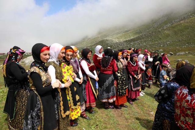 Rize'de Didingola Yaylası'nda renkli şenlik 8