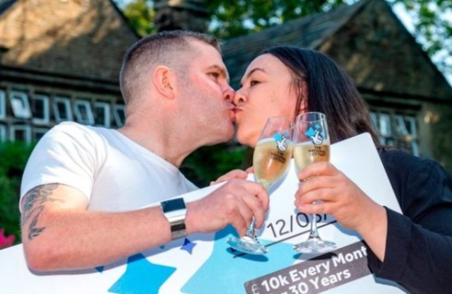 10 TL'lik loto oynadı, servete kondu! 3