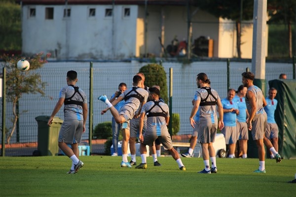 Trabzonspor, AEK maçı öncesi son antrenmanını yaptı! 2