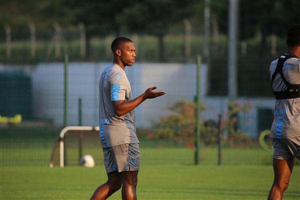 Trabzonspor, AEK maçı öncesi son antrenmanını yaptı! 10