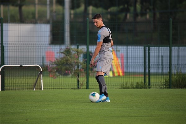 Trabzonspor, AEK maçı öncesi son antrenmanını yaptı! 11