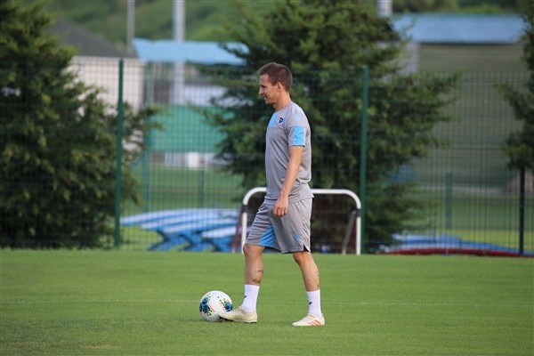 Trabzonspor, AEK maçı öncesi son antrenmanını yaptı! 8