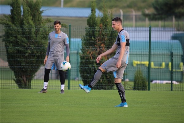 Trabzonspor, AEK maçı öncesi son antrenmanını yaptı! 7
