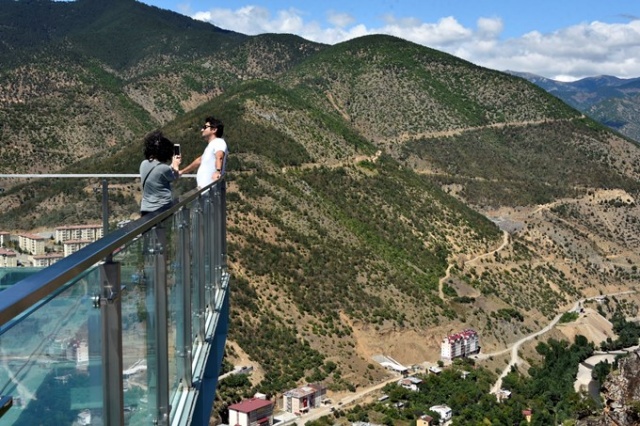 Adrenalin tutkunları Cam Seyir Terası'na akın ediyor 13