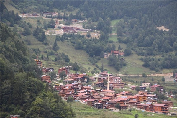 Uzungöl'de yıkımlar başlıyor 11