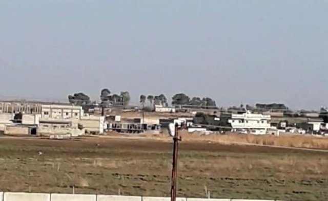 PKK/YPG’li teröristler sınırda hendek ve tünel kazıyor 10