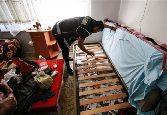 Evini kaçak muayenehaneye, babasının evini ecza deposuna çevirmiş 21