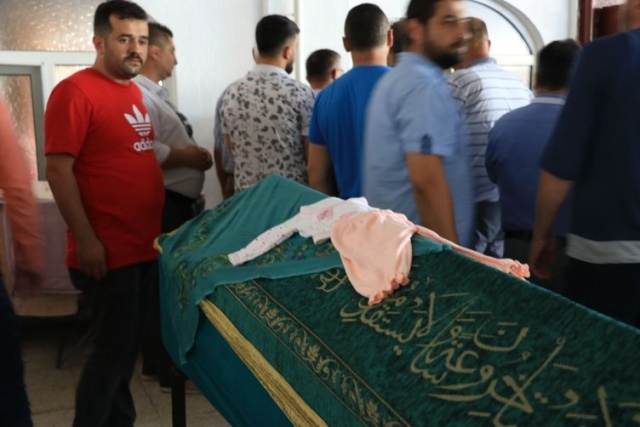 Aybüke bebek ve annesi son yolculuğa uğurlandı 6