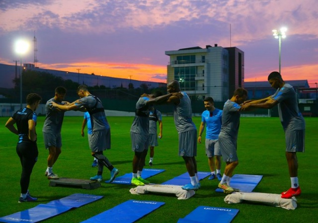 Trabzonspor Gençlerbirliği hazırlıklarına başladı 17