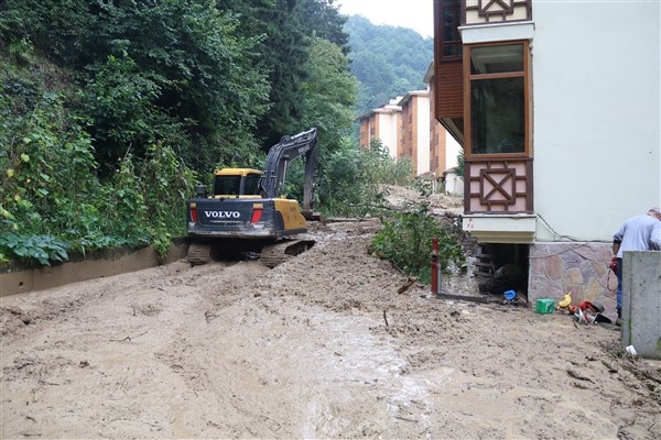 Rize'de yaşanan afetin boyutları gün ağırınca ortaya çıktı. 5