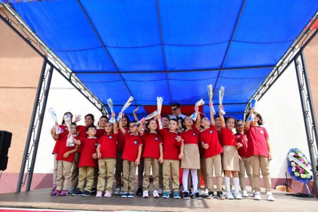 Trabzon'da ders zilini Vali Ustaoğlu ve Bahar Ayvazoğlu çaldı 10