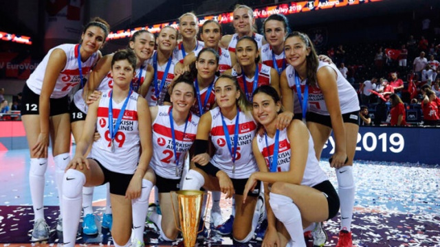 Demet Akalın paylaşımıyla kendini rezil etti 9