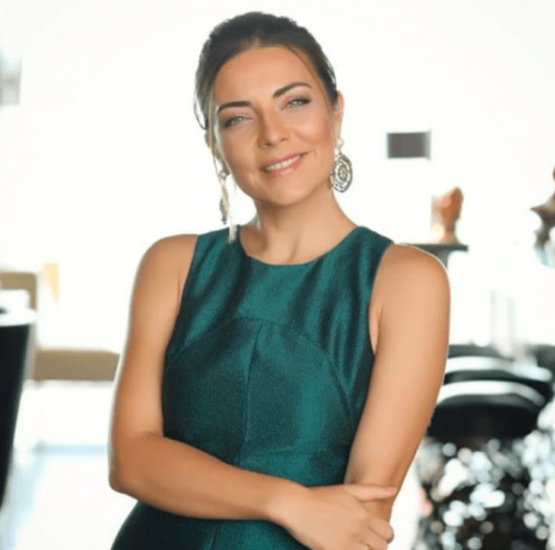 Burcu Kara önce arıların saldırısına uğradı sonra...! 3