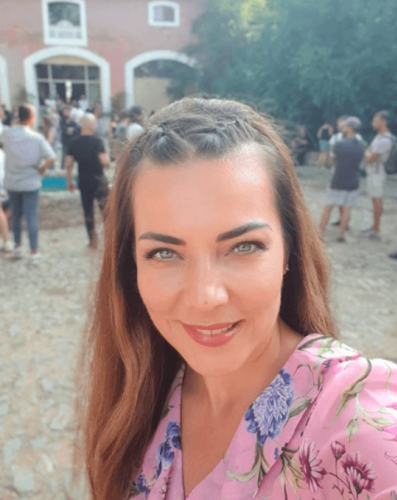 Burcu Kara önce arıların saldırısına uğradı sonra...! 4