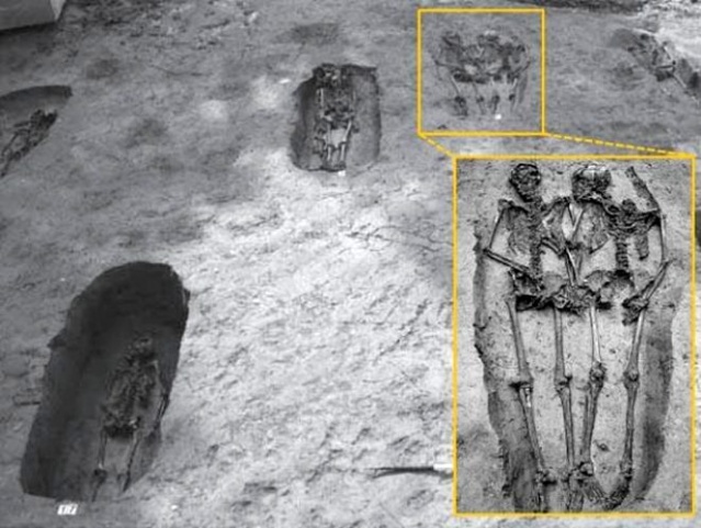 El ele tutuşmuş halde bulunmuşlardı! İskeletlerin sırrı ortaya çıktı 4