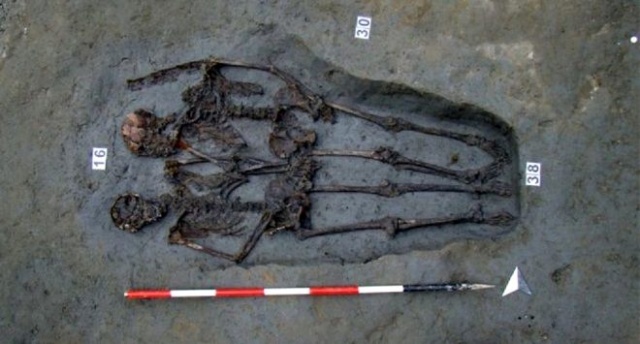 El ele tutuşmuş halde bulunmuşlardı! İskeletlerin sırrı ortaya çıktı 3