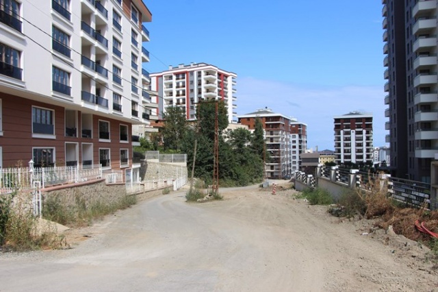 Sürücüler hangi taraftan geçeceğini şaşırıyor 10