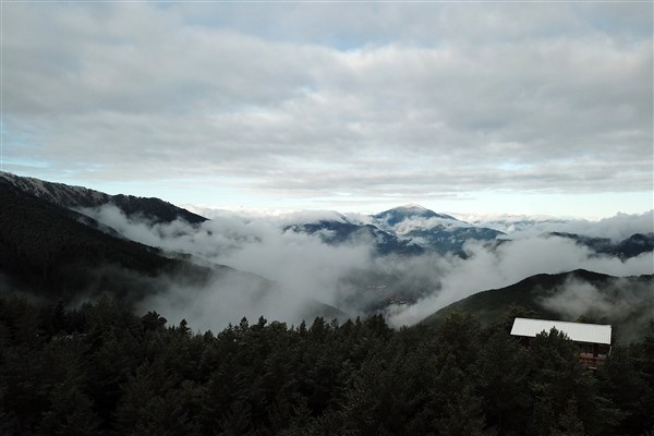 Limni Gölüne sezonun ilk karı yağdı 9
