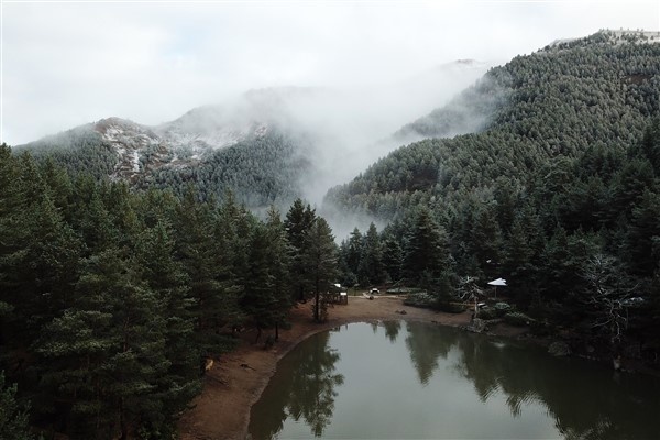 Limni Gölüne sezonun ilk karı yağdı 4