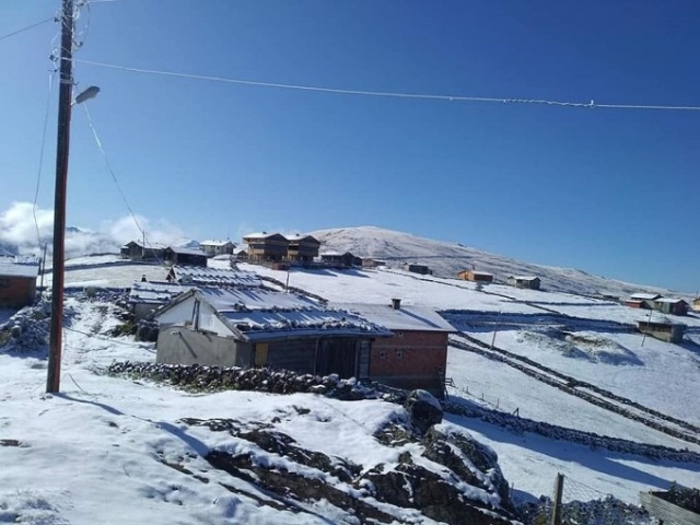 Yaylalar beyaza büründü 6