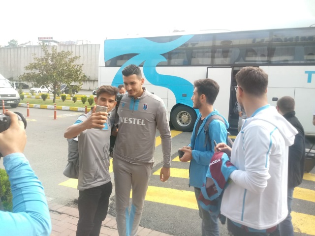 Trabzonspor kafilesi Sivas'a gitti 13