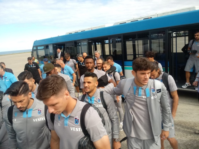 Trabzonspor kafilesi Sivas'a gitti 15