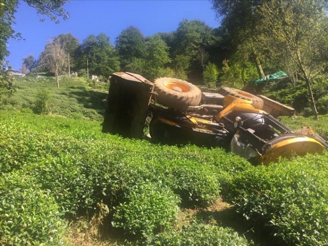 Rize iş makinesi uçuruma yuvarlandı 3
