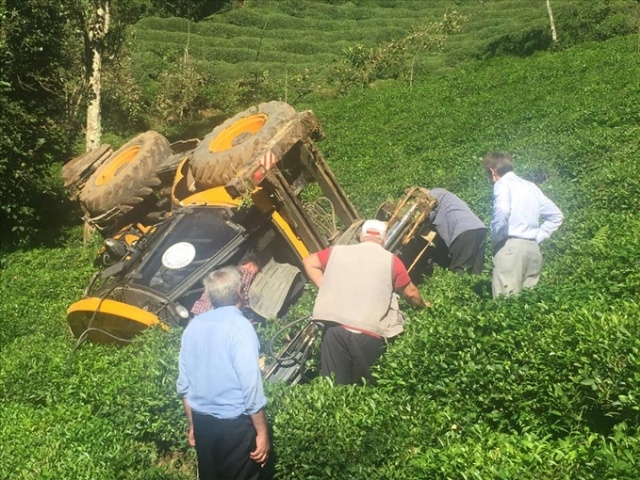 Rize iş makinesi uçuruma yuvarlandı 4