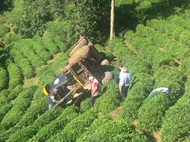 Rize iş makinesi uçuruma yuvarlandı 2