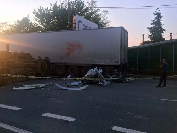 Rize’de Park halindeki tıra çarptı: 1 ölü, 1 yaralı 5