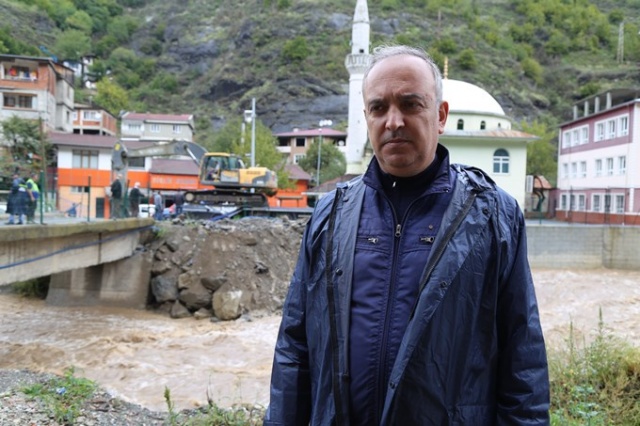 Artvin'deki selde faciadan dönüldü 7