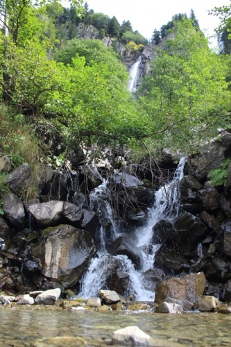 Aytaş Asmasu Şelalesi turistlerin ilgisini çekiyor 10