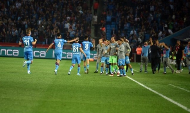 Erman Toroğlu'ndan Trabzonsporlu futbolcuya: Helal olsun 14