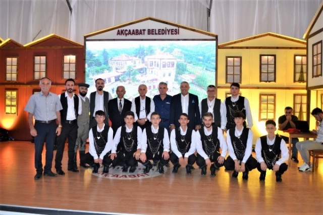 İstanbul’daki Trabzon tanıtım günlerinde Akçaabat Belediyesi'nin standına yoğun ilgi. 5