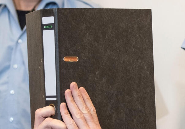 Utanç verici! Üçlü ilişki... 14