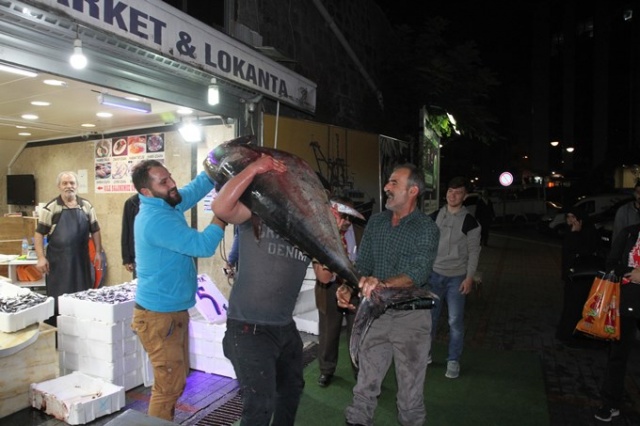 Hamsi için attıkları ağa takıldı! Tam 90 kilo... 8