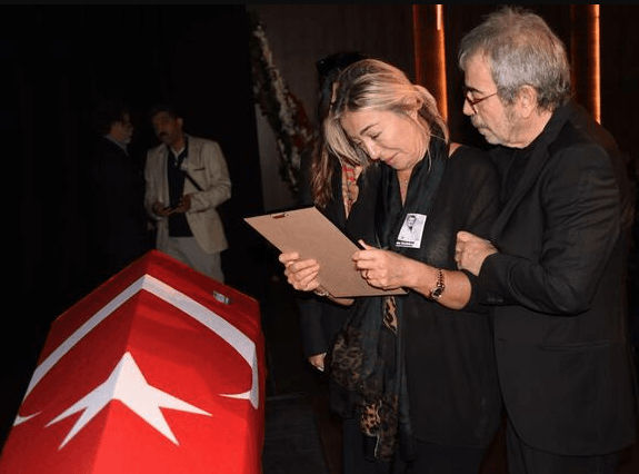 Tarık Ünlüoğlu'nun cenazesinde büyük ayıp 5