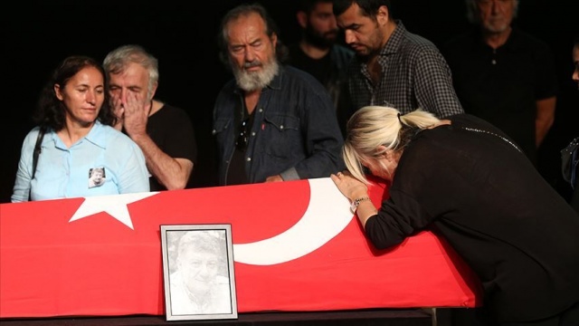 Tarık Ünlüoğlu'nun cenazesinde büyük ayıp 2