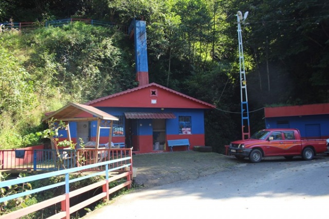 Bordo mavi değirmen hayır için dönüyor 8