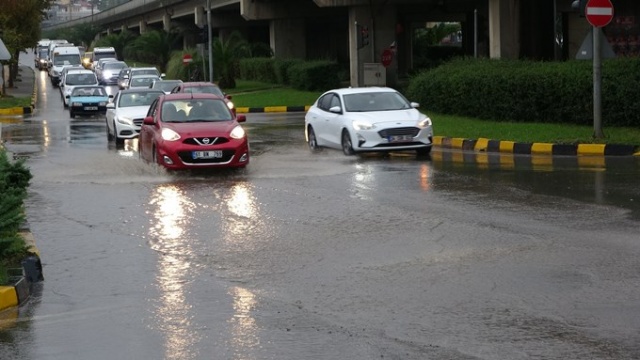 Trabzon polisi iş başında - Ayakkabılarını çıkardı ve... 5