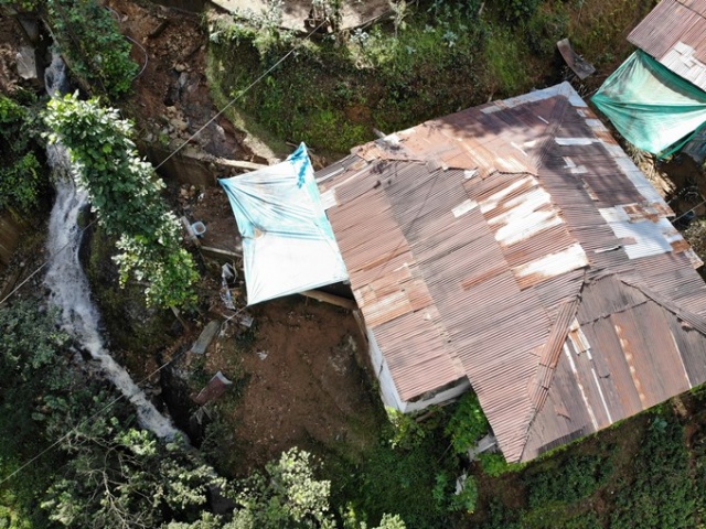 Rize'deki selde o beldeye ulaşım kesildi 7