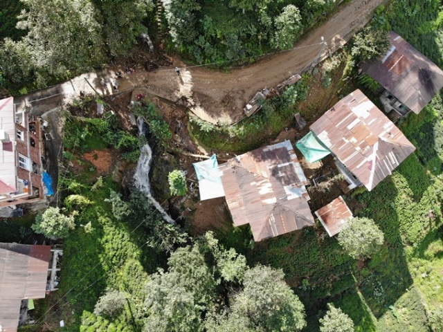 Rize'deki selde o beldeye ulaşım kesildi 9