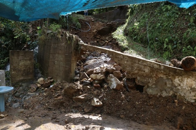 Rize'deki selde o beldeye ulaşım kesildi 6