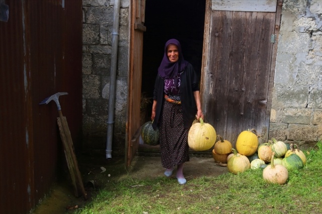 Karadeniz'in cefakar kadınları kışa hazır 8
